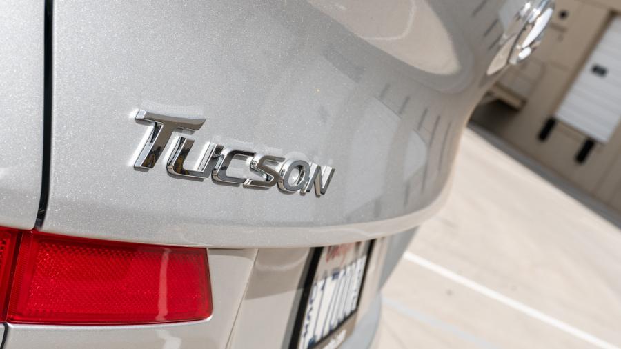 Логотип Hyundai Tucson (TL) 2018 года  (NA) (фото 20 из 27)